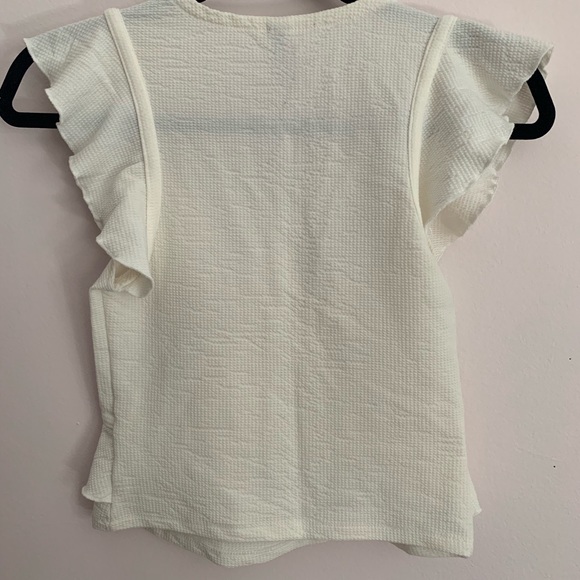 NEW American Rag White Ruffle Top - Picture 2 of 4